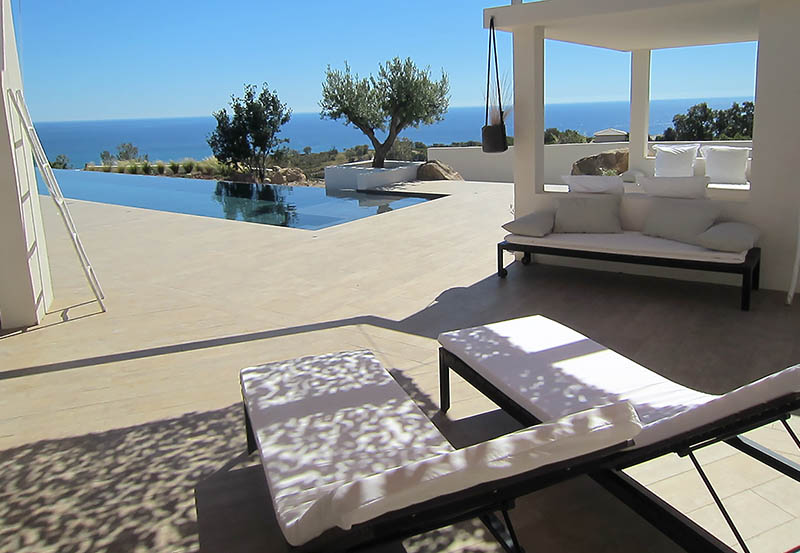 location de villas, bord de mer, en Corse avec piscine